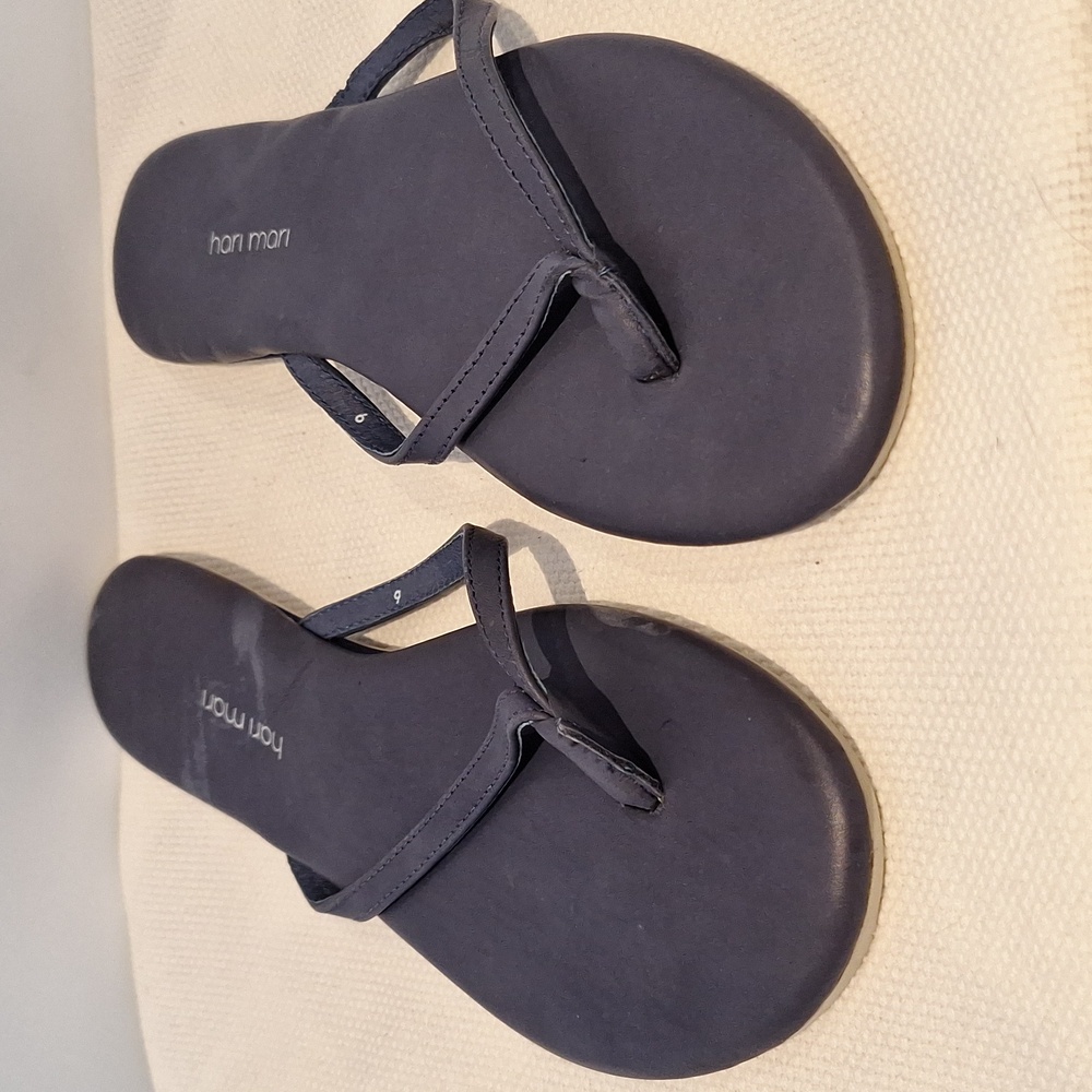 Hari Mari Blue Flip Flops Size 9